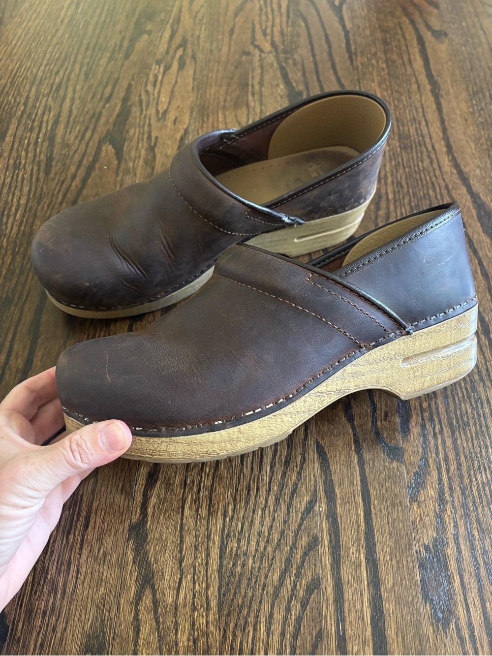 Dansko classic Professional Clogs rich brown oiled leather women’s size 40